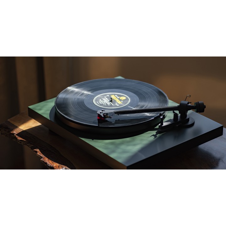 Pro-Ject Debut Carbon Evo 2M