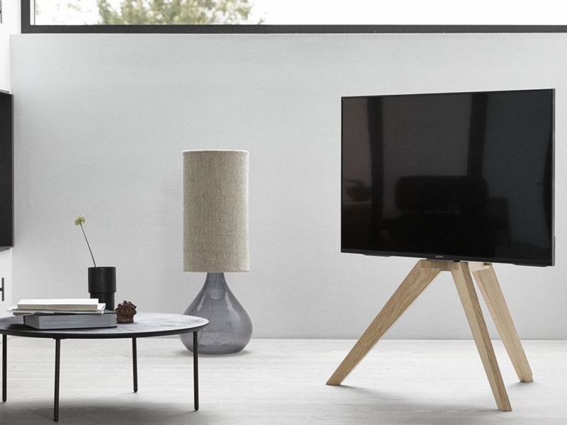 Magnifique pied de sol TV en bois, design Scandinave coudert.tv